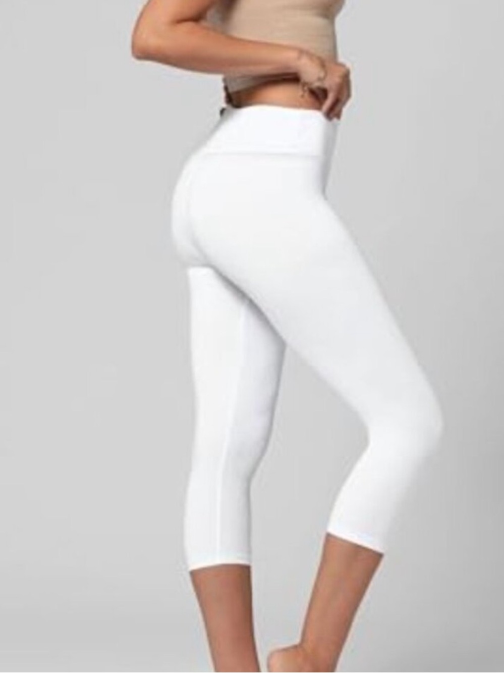NWT- Nearly Nude Slimming Hi-Waist Capri Shape-Wear Leggings in Cotton/Spandex.